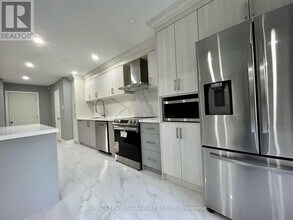 1176 Beaver Valley Crescent in Oshawa, ON - Building Photo - Building Photo