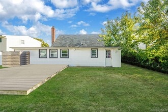 323 Martin Pl in Bethpage, NY - Building Photo - Building Photo