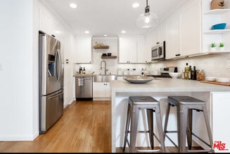 1037 18th St, Unit 7 in Santa Monica, CA - Foto de edificio - Building Photo