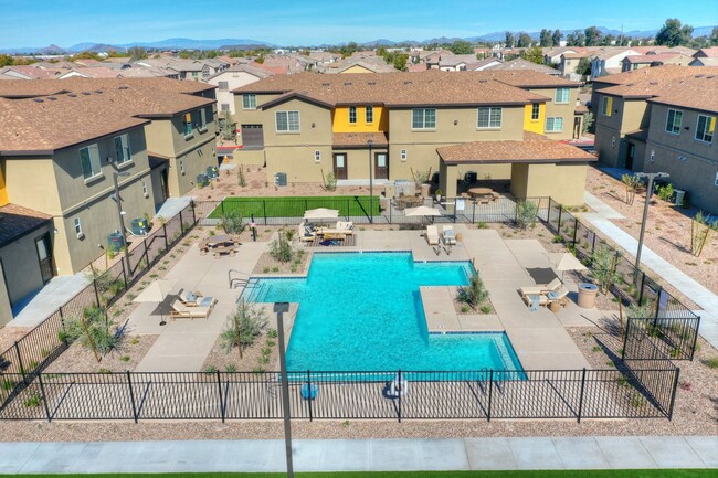 1950 W Tierra Buena Ln