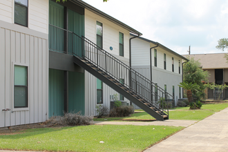 Fifth Avenue in Lake Charles, LA - Building Photo - Building Photo