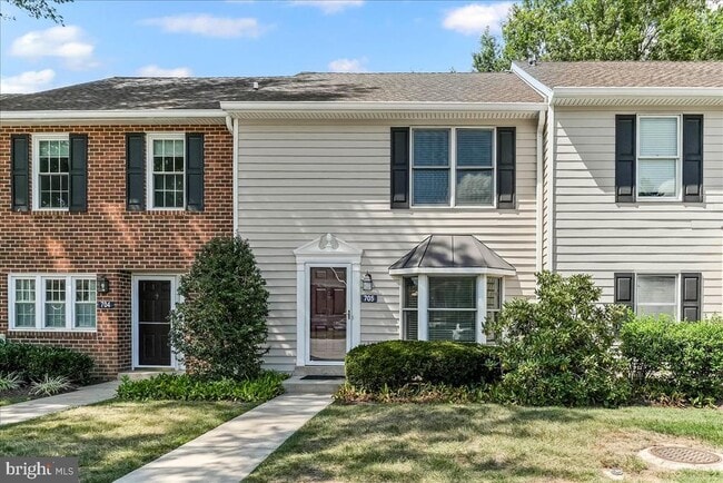 property at 705 Meadow Ct