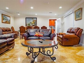 5033 Saluda Cir in Las Vegas, NV - Building Photo - Building Photo