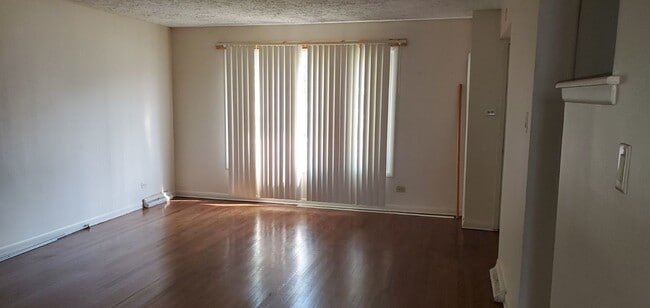 2400 E 103rd St in Chicago, IL - Building Photo - Building Photo