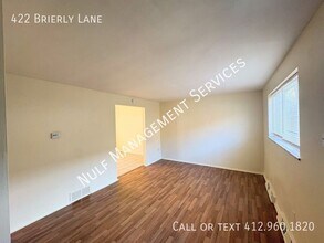 422 Brierly Ln in West Mifflin, PA - Building Photo - Building Photo