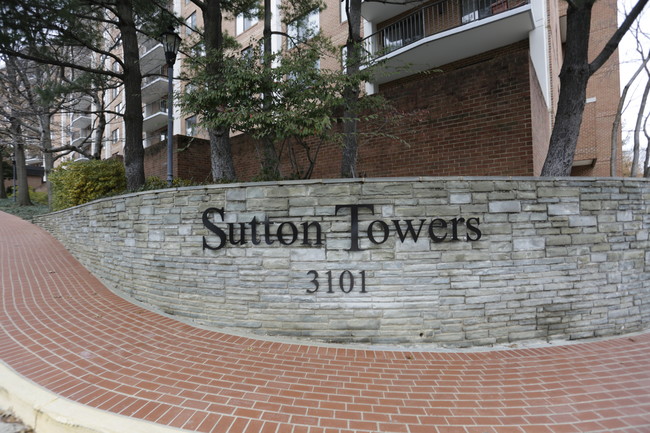 Sutton Towers Condominiums in Washington, DC - Building Photo - Building Photo