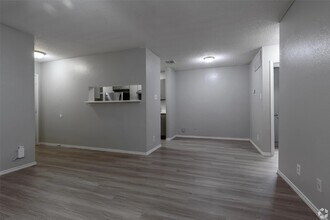 7610 Cameron Rd in Austin, TX - Building Photo - Building Photo