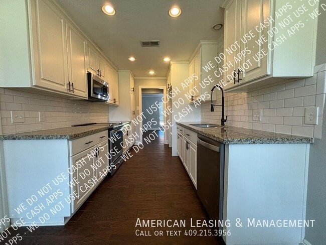 property at 2207 Spring Oak Ln