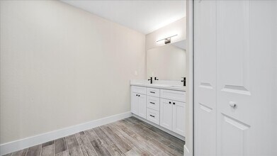 2321 NW 30th Terrace in Cape Coral, FL - Building Photo - Building Photo