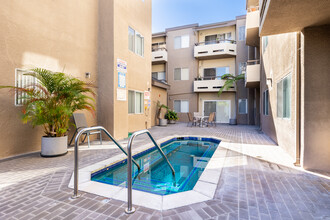 Bluffside Garden Apartments in Studio City, CA - Foto de edificio - Other