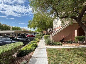 353 Amber Pine St in Las Vegas, NV - Building Photo - Building Photo