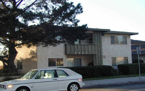 2031 N Ventura Rd in Oxnard, CA - Foto de edificio - Building Photo