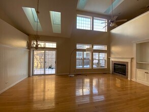 1626 S Luther Ave in Oakbrook Terrace, IL - Building Photo - Building Photo