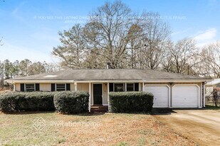 184 Sheila Ln in Powder Springs, GA - Building Photo