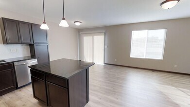 8778 E Harry St in Wichita, KS - Building Photo - Building Photo