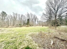 473 Amity Rd in Woodbridge, CT - Building Photo