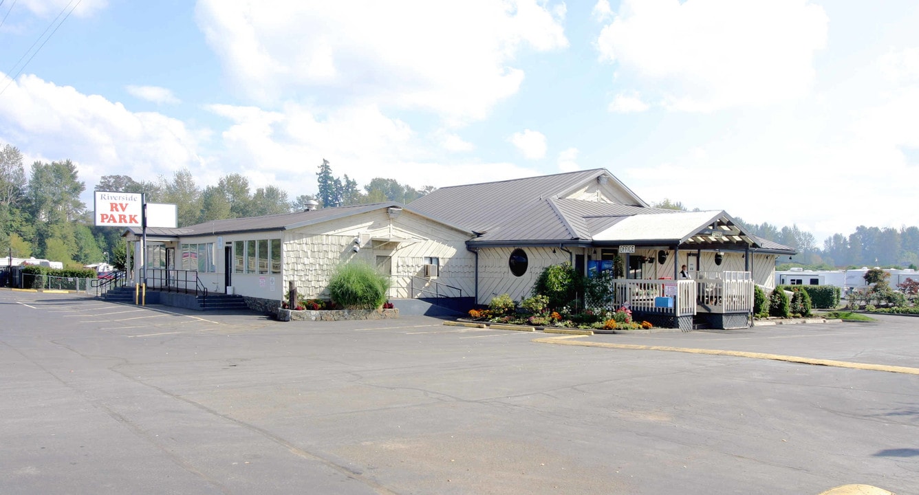 Riverside Rv Park in Canby, OR - Foto de edificio