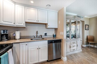 38 Waterford Way in Delray Beach, FL - Building Photo - Building Photo