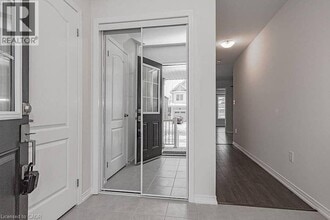 101 Esther Cres in Thorold, ON - Building Photo - Building Photo