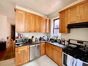 215 W 106th St in New York, NY - Building Photo - Building Photo