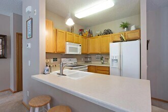 6893 Pine Crest Trail S in Cottage Grove, MN - Building Photo - Building Photo