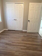 406 W Brooks Rd in Memphis, TN - Building Photo - Building Photo