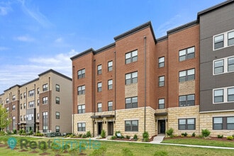 44798 Tiverton Sq in Ashburn, VA - Building Photo - Building Photo