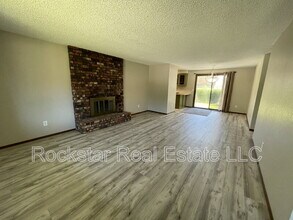9514 N Howard St in Spokane, WA - Foto de edificio - Building Photo