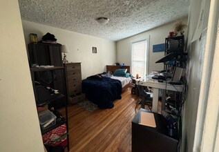 94 River St, Unit 3 in Cambridge, MA - Foto de edificio - Building Photo