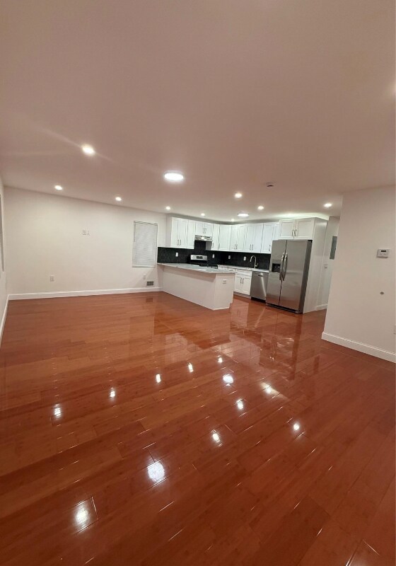 107-13-107220 220th St in Queens, NY - Foto de edificio - Building Photo