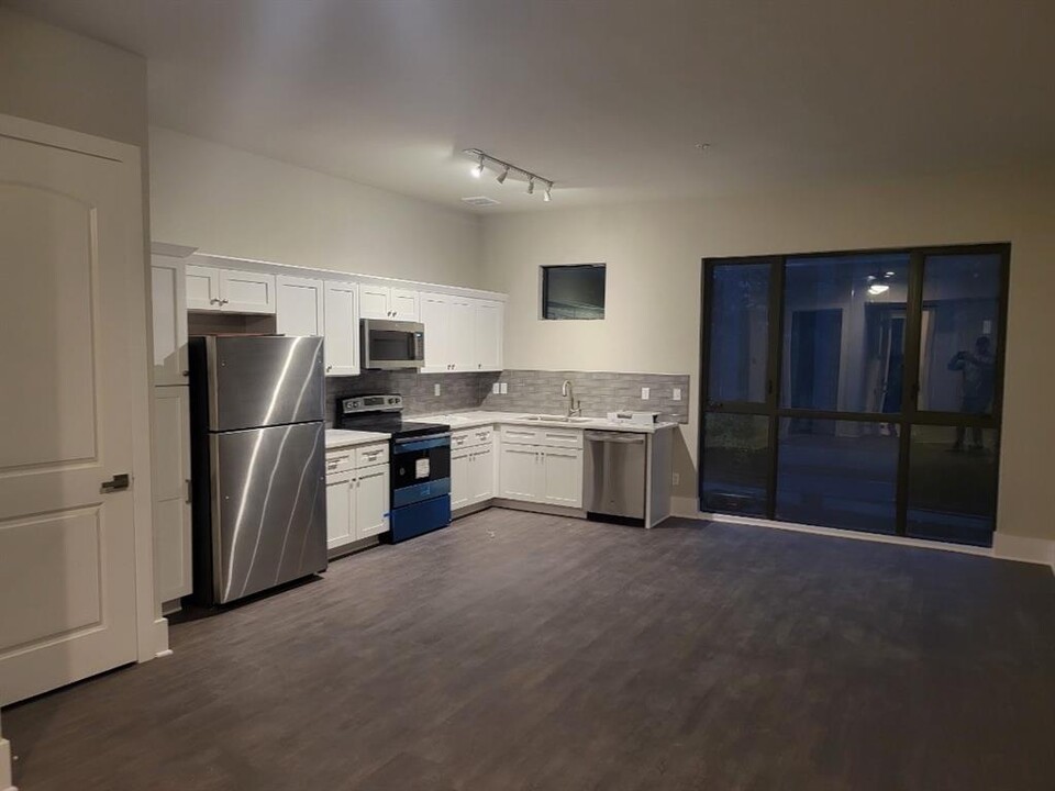 2727 Houston Ave-Unit -207 in Houston, TX - Building Photo