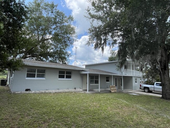 3427 W Main St in Mims, FL - Building Photo - Building Photo