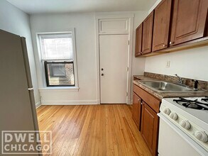 2639 N Spaulding Ave, Unit 1E in Chicago, IL - Building Photo - Building Photo