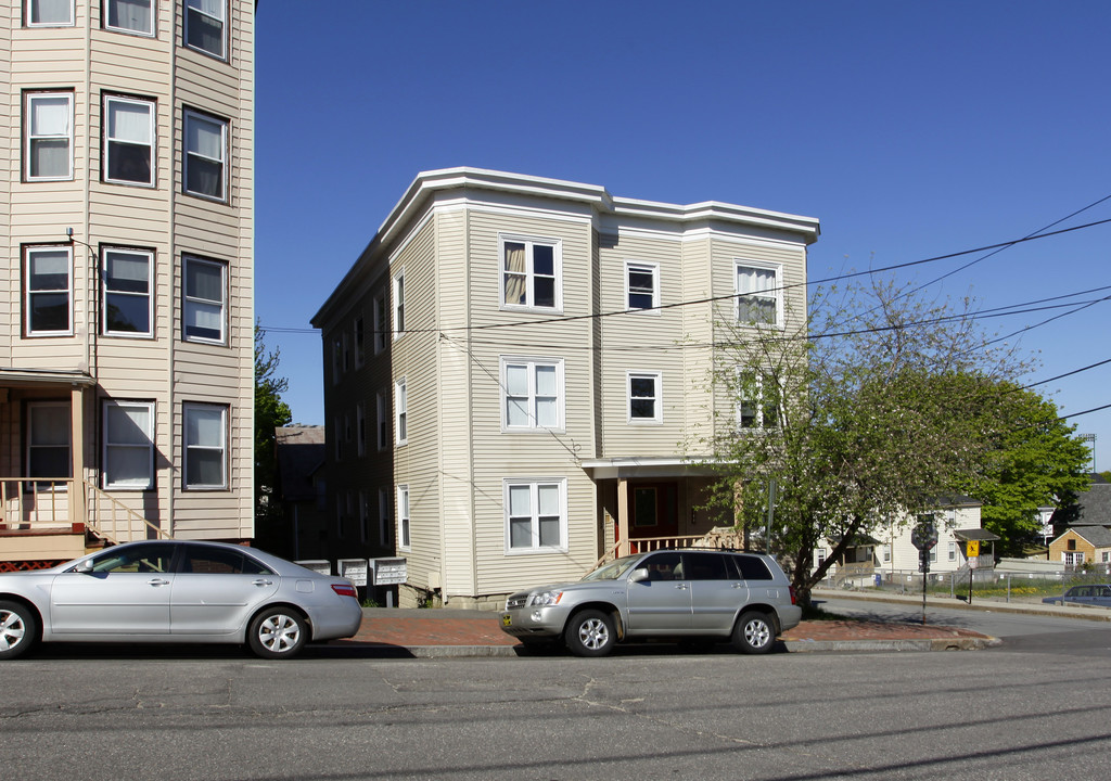 16 Weymouth St in Portland, ME - Building Photo