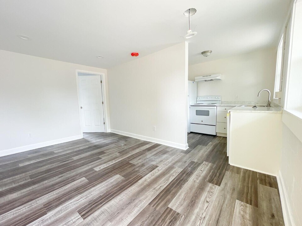 3404 White Horse Rd in Greenville, SC - Building Photo