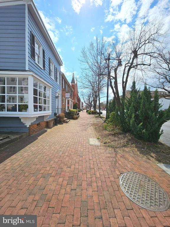 property at 600 S Washington St