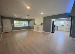 171 Penn Way in Fort Lauderdale, FL - Building Photo - Building Photo
