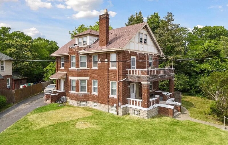 2565 Orland Ave in Cincinnati, OH - Building Photo
