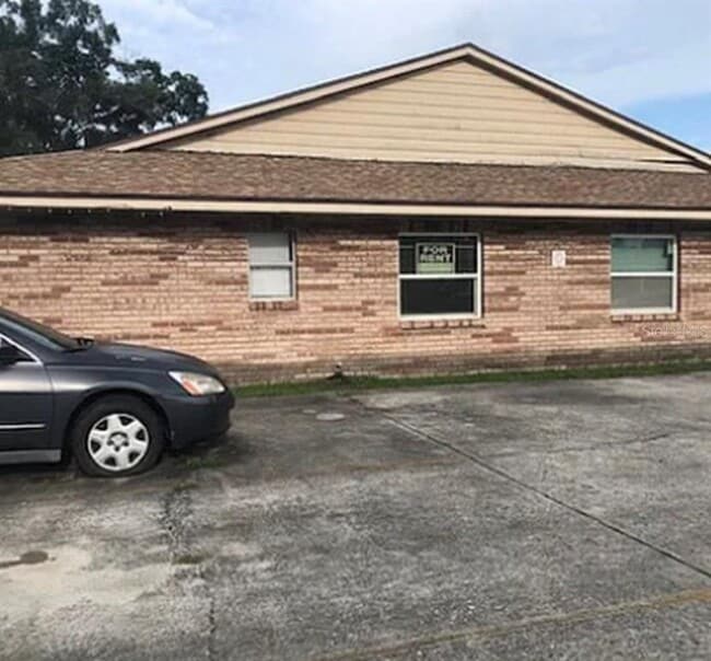 property at 3124 Bloomingdale Villas Ct