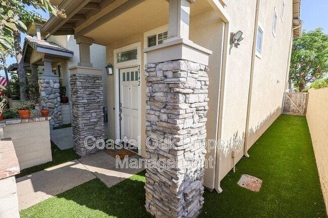 2942 Claremore Ln in Long Beach, CA - Building Photo - Building Photo