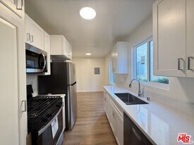 1314 10th St in Santa Monica, CA - Building Photo