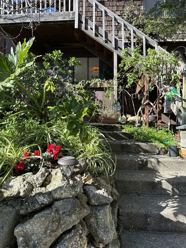 1053 Cragmont Ave, Unit A in Berkeley, CA - Building Photo - Building Photo