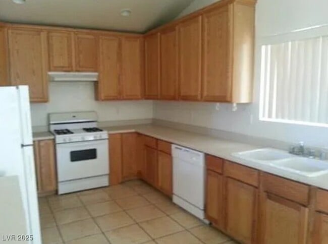 3736 Rose Canyon Dr in North Las Vegas, NV - Building Photo - Building Photo