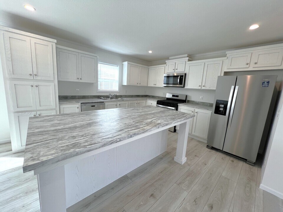 5354 Coventry Dr in Holly, MI - Building Photo