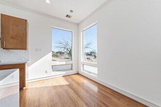 821A W 25th St in Houston, TX - Building Photo - Building Photo