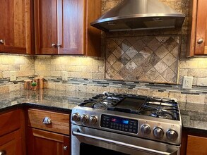 6471 Bay Dr in Eden Prairie, MN - Building Photo - Building Photo