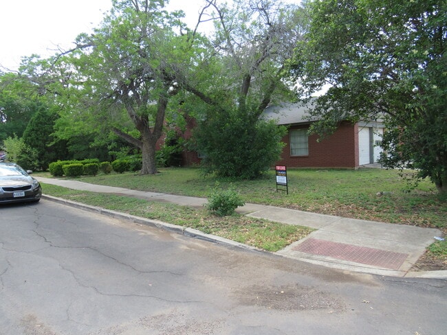 9715 Nona Kay Dr in San Antonio, TX - Building Photo - Building Photo