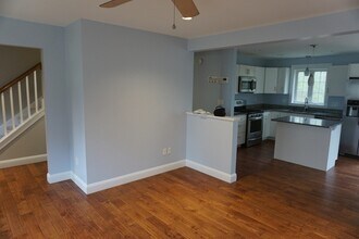 18 Lilac Ln in Kennebunk, ME - Building Photo - Building Photo