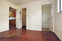 Palm Garden Apartments in Sacramento, CA - Building Photo - Interior Photo