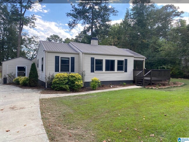 2124 Lester Ln in Birmingham, AL - Foto de edificio - Building Photo